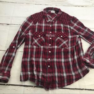 Stitch fix O+O red and black plaid check button down tab sleeve shirt womens M